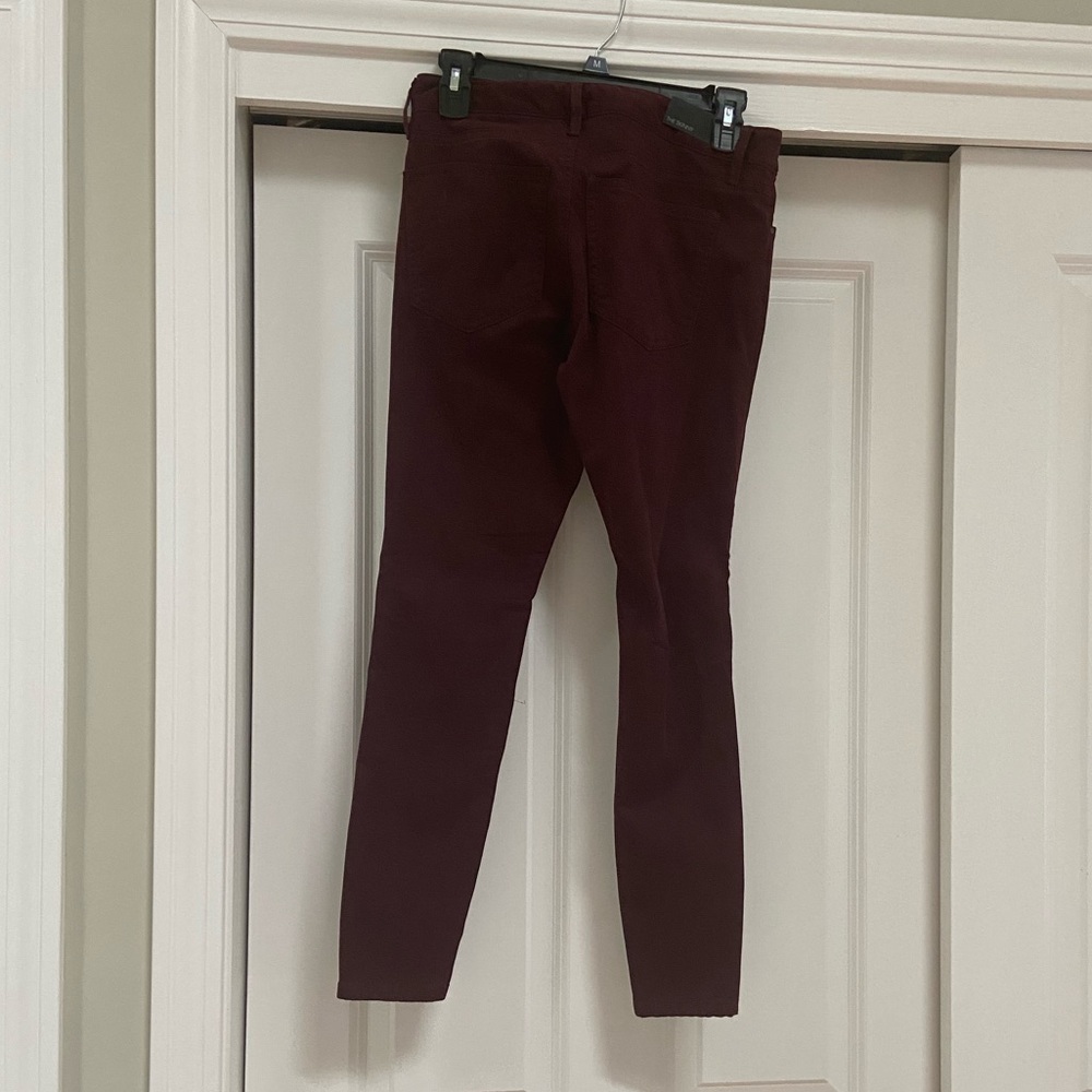Ann Taylor Maroon Skinny Pant
